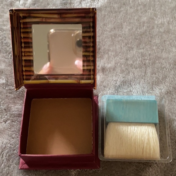 Bronzer - Picture 2 of 2